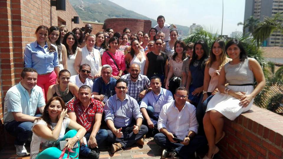 Asistentes al primer seminario Nacional de Hospitales verdes y saludables en Colombia. Con la participación de representantes de la academia y entidades gubernamentales